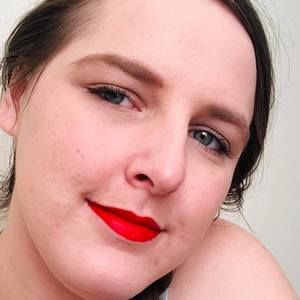 Meet your Posher, Tia